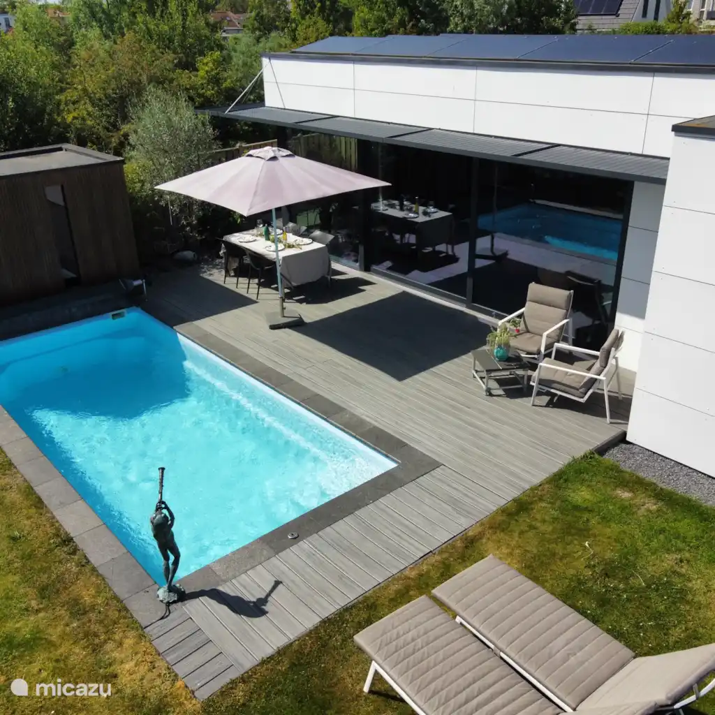 Villa Courtgène met privé-zwembad