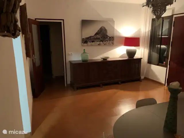 Villa Bertil en España, Costa Blanca, Benissa - villa la puerta delantera derecha da acceso al salón/comedor