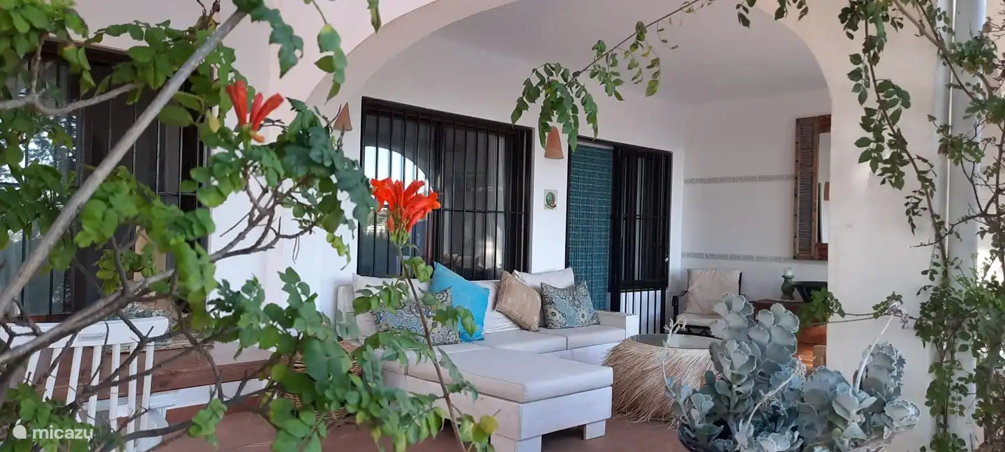 On the terrace you can relax on the Ibiza lounge sofa and the comfortable armchairs