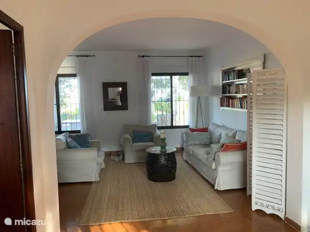 Villa Bertil en España, Costa Blanca, Benissa - villa Living visto desde el lado del jardín con vista a la piscina