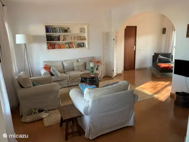 Villa Bertil en España, Costa Blanca, Benissa - villa salón visto desde el comedor, totalmente equipado, con satélite para TV NL y wifi (fibra óptica de 100mb/s)