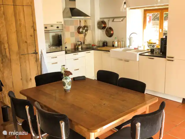 Casa Lavaud Jacquot en Francia, Dordoña, Payzac - casa vacacional cocina acogedora