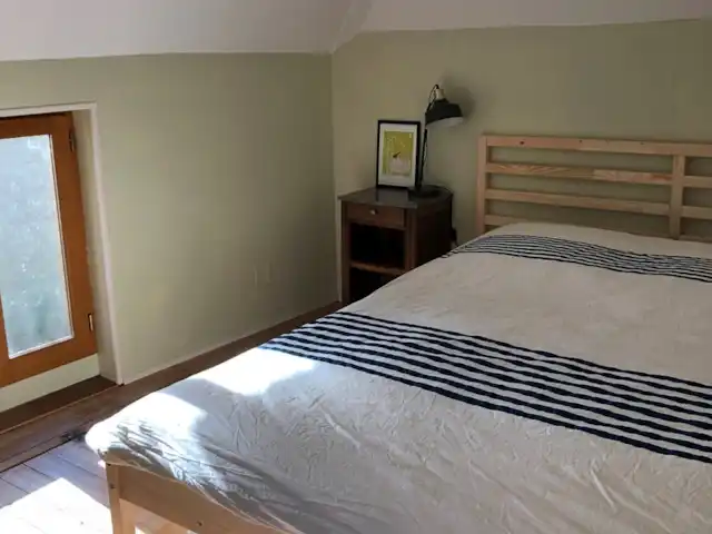 Casa Lavaud Jacquot en Francia, Dordoña, Payzac - casa vacacional Dormitorio con cama doble (1,60 - 2,00) en el palomar - en el primer piso.