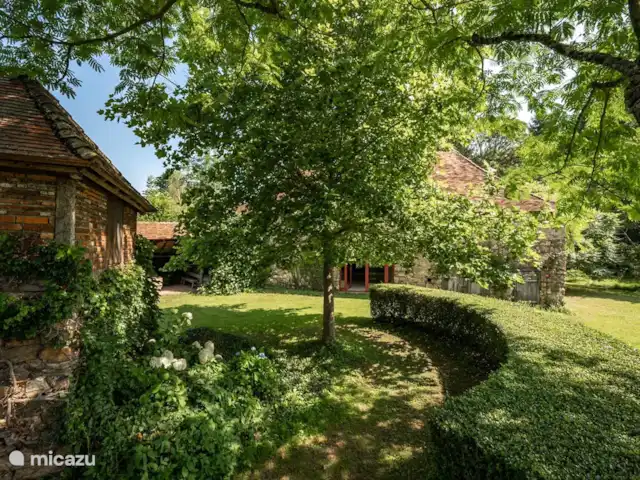 Casa Lavaud Jacquot en Francia, Dordoña, Payzac - casa vacacional Ajardinado tipo parque