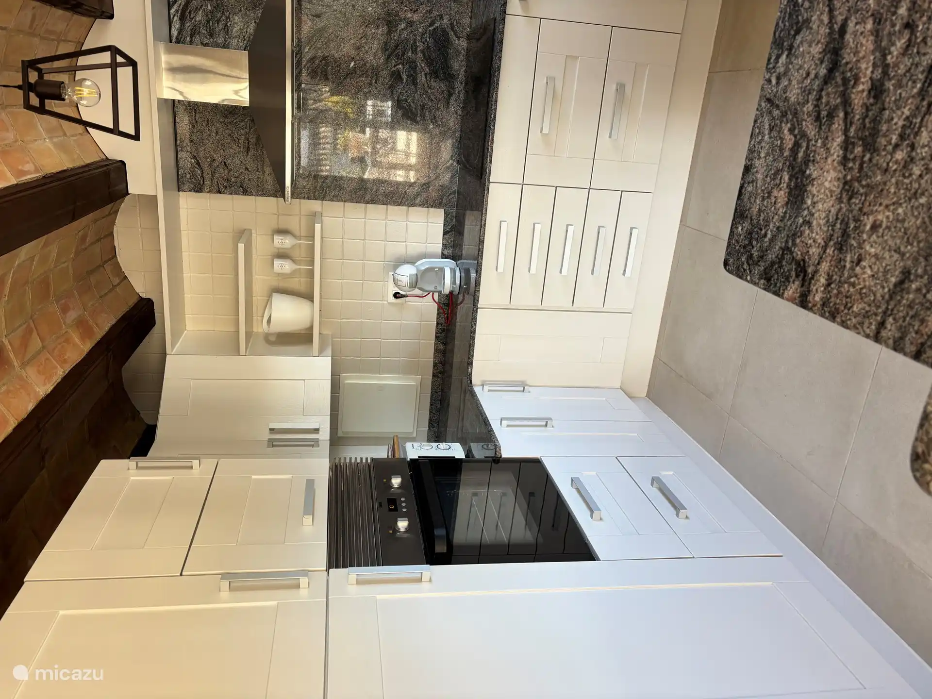 Küche mit allen Geräten. 1