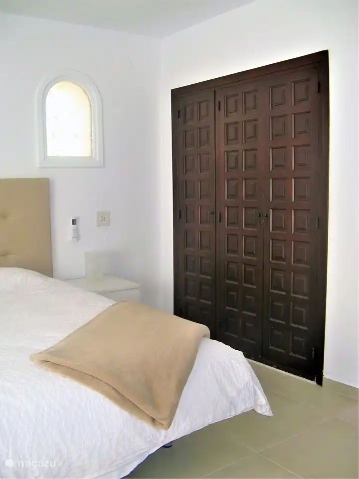 ... genug Schränke und ...