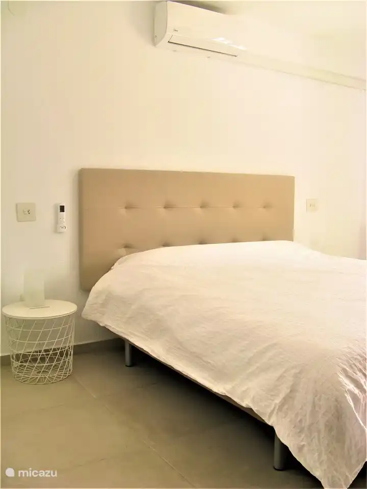 2. Schlafzimmer mit Klimaanlage ausgestattet mit ..
