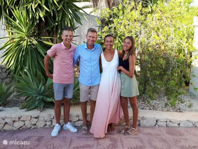 Villa Camargue | Espagne, Costa Blanca, Moraira - villa Les propriétaires Bart et Ann avec leurs enfants
Ian et Noé.