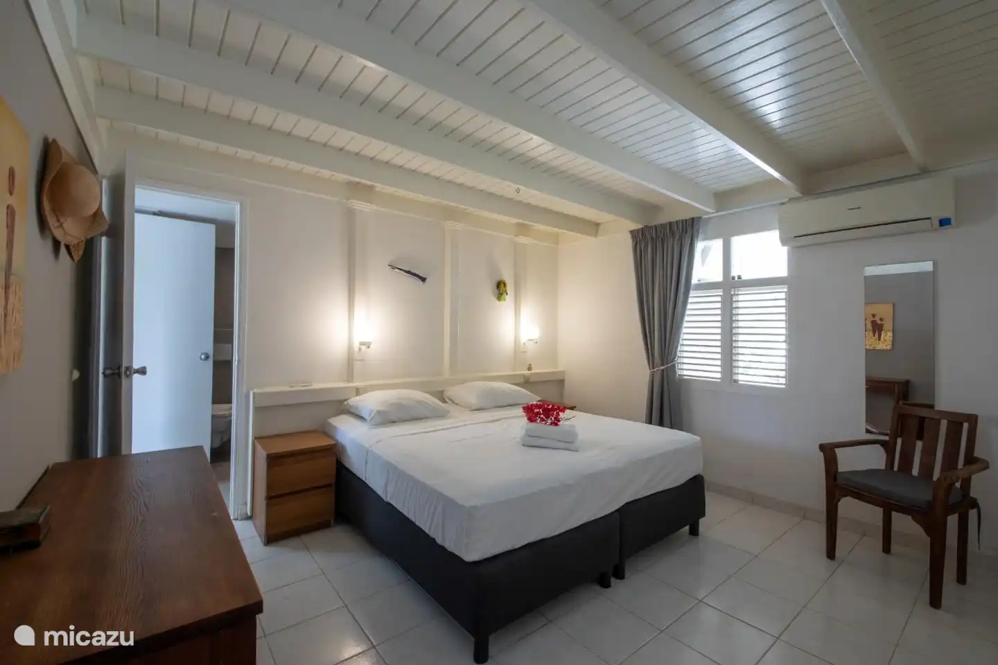 Bedroom with air-conditioning