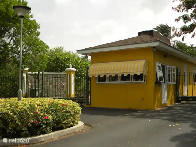 Piscadera Bay Resort 24 | Curaçao, Curaçao-Centre, Piscadera - bungalow Immeuble de portier avec sécurité 24h/24 et 7j/7