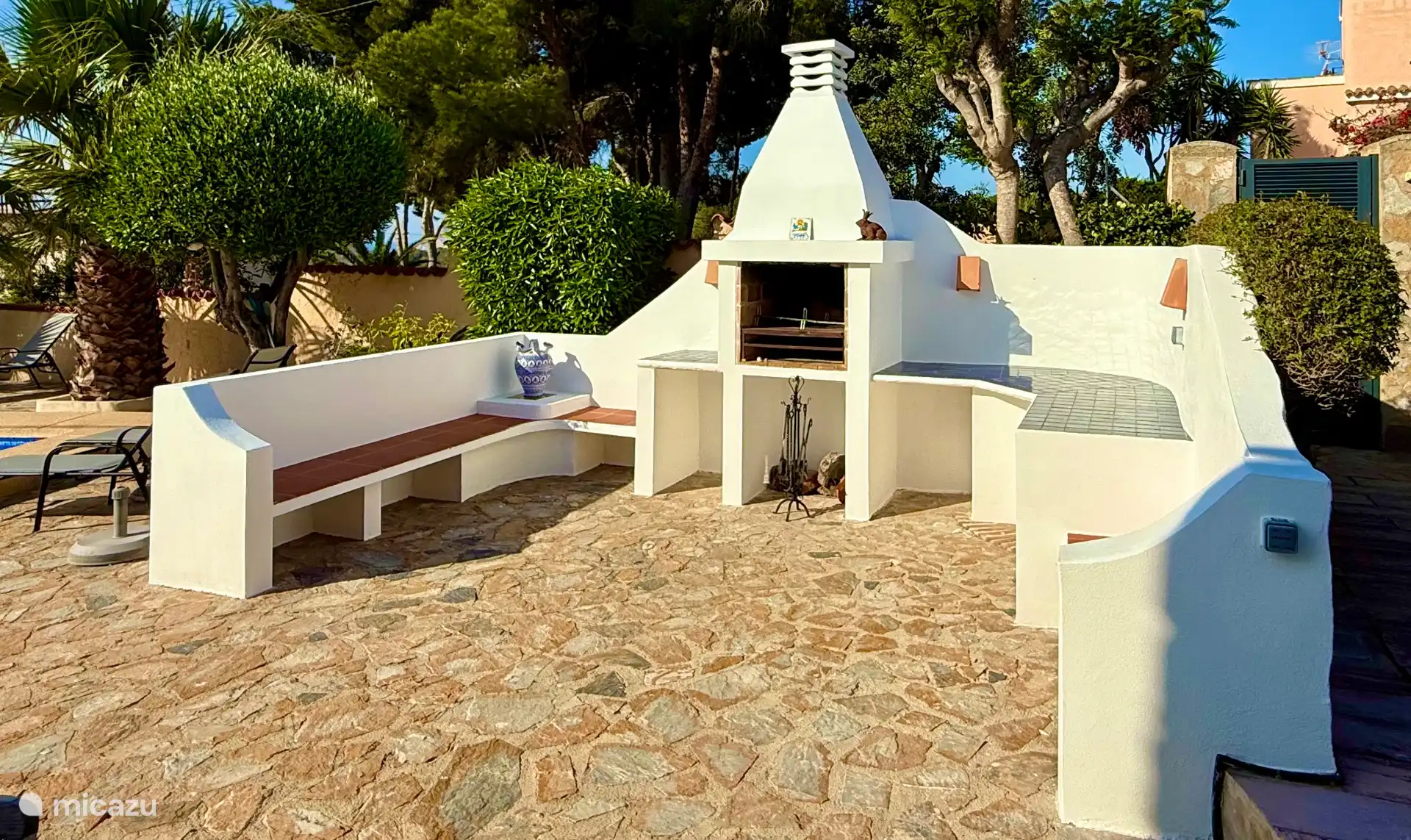 Barbecue extérieur / cheminée.