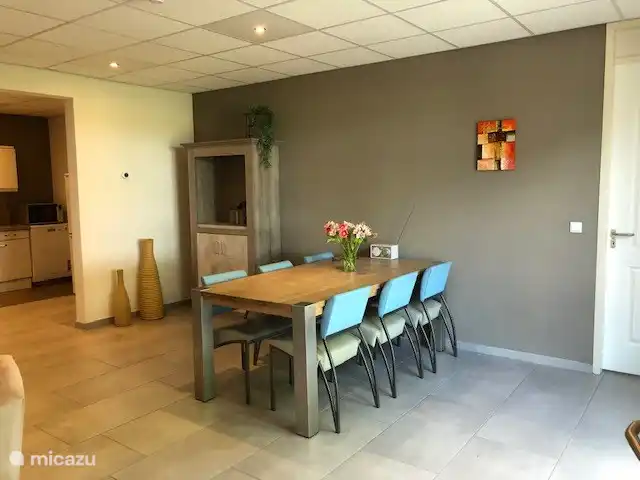 apartamento en Países Bajos, Barbante Septentrional, Venhorst  – Apartamento De Peelrand Hoeve Comedor con vista al jardín.