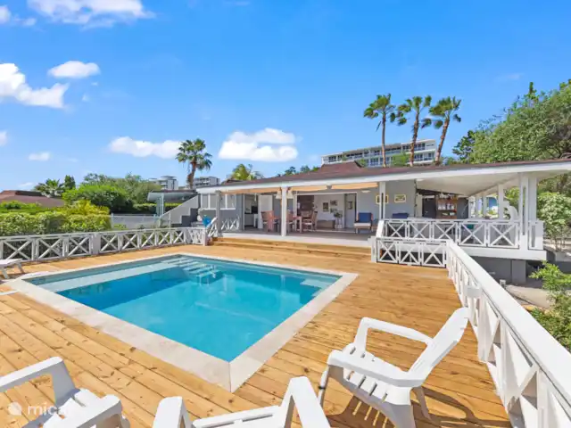 villa in Curaçao, Curacao-Midden, Piscadera – Villa Papaya Zwembad met zeezicht