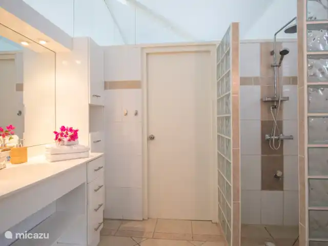 Villa Perla Blou | Curaçao, Curaçao-Centre, Piscadera - bungalow Salle de bains