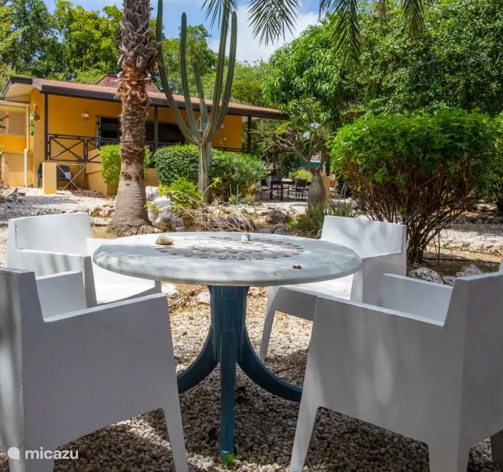 Bungalow Hopi Bon