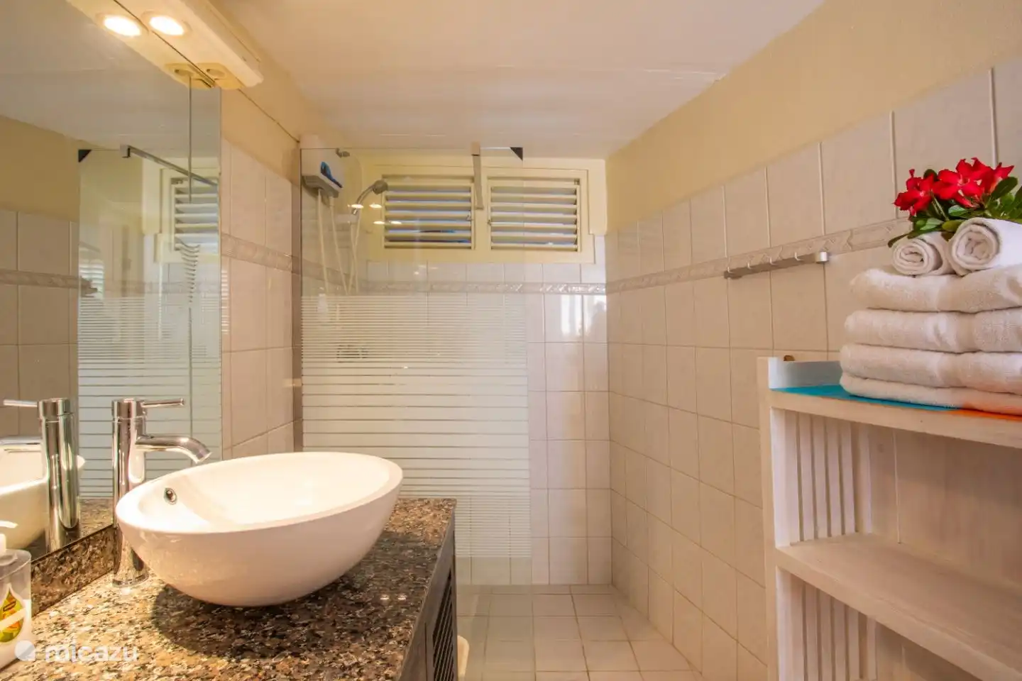 Geräumiges Badezimmer