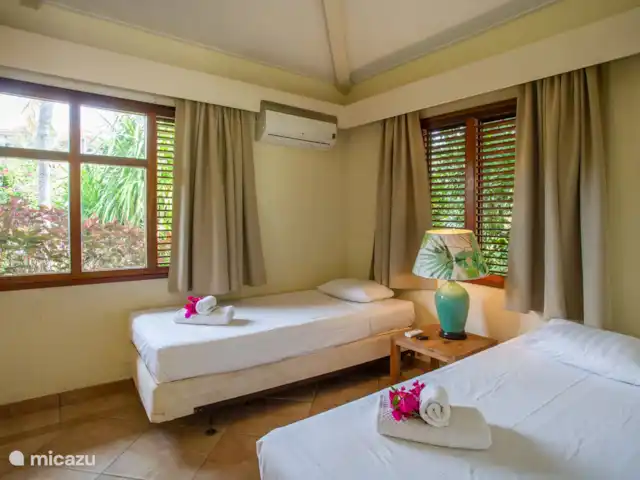 Piscadera Bay Resort 93 | Curaçao, Curaçao-Centre, Piscadera - bungalow Chambre climatisée