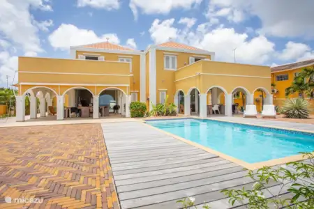 Vacation rental Curaçao, Curacao-Middle, Willemstad manor / castle Country house Flamboyan A Vacation rental Curaçao, Curacao-Middle, Willemstad manor / castle Country house Flamboyan A