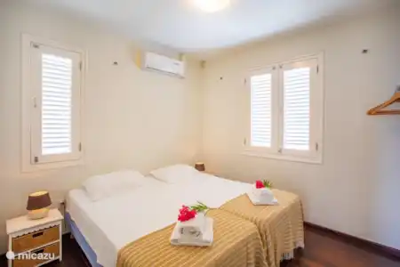 Vacation rental Curaçao, Curacao-Middle, Willemstad manor / castle Country house Flamboyan A
