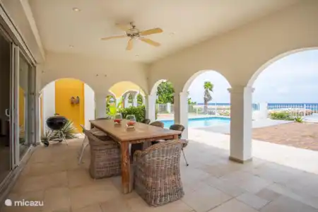 Vacation rental Curaçao, Curacao-Middle, Willemstad manor / castle Country house Flamboyan A