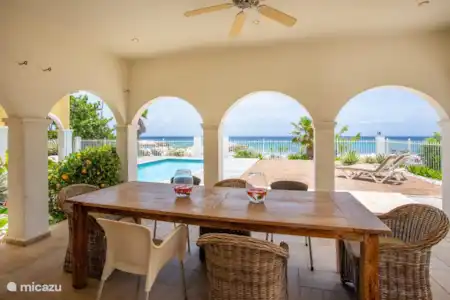 Vacation rental Curaçao, Curacao-Middle, Willemstad manor / castle Country house Flamboyan A Lovely terrace