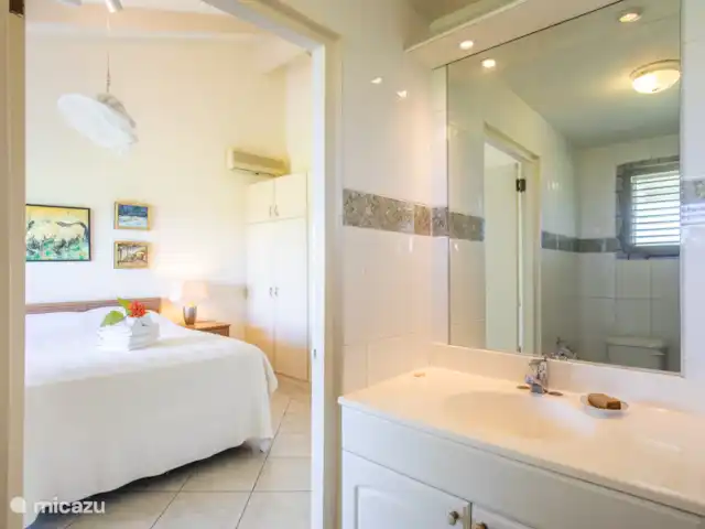 Villa Dol Fine Maison | Curaçao, Curaçao-Centre, Piscadera - bungalow Chambre avec air conditionné et salle de bain attenante