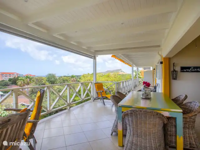 Villa Dol Fine Maison | Curaçao, Curaçao-Centre, Piscadera - bungalow Vue du balcon avec l'Evertzberg en arrière-plan