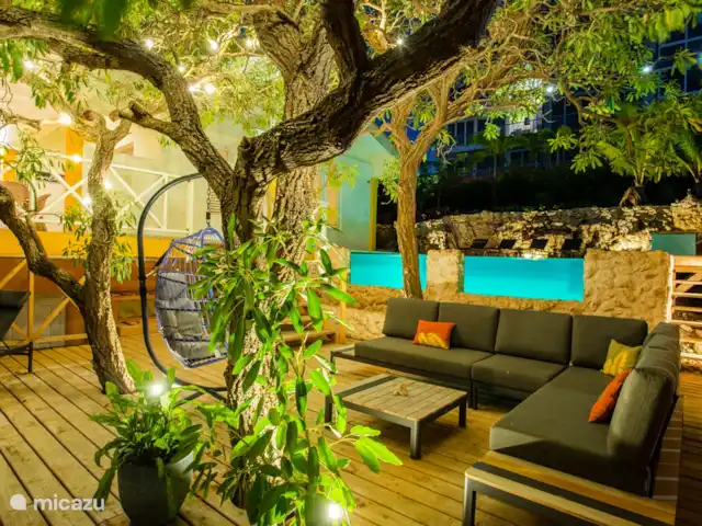 Villa Dol Fine Maison | Curaçao, Curaçao-Centre, Piscadera - bungalow Piscine depuis la terrasse ombragée