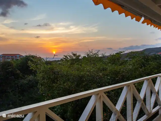Villa Dol Fine Maison | Curaçao, Curaçao-Centre, Piscadera - bungalow Coucher de soleil depuis le balcon