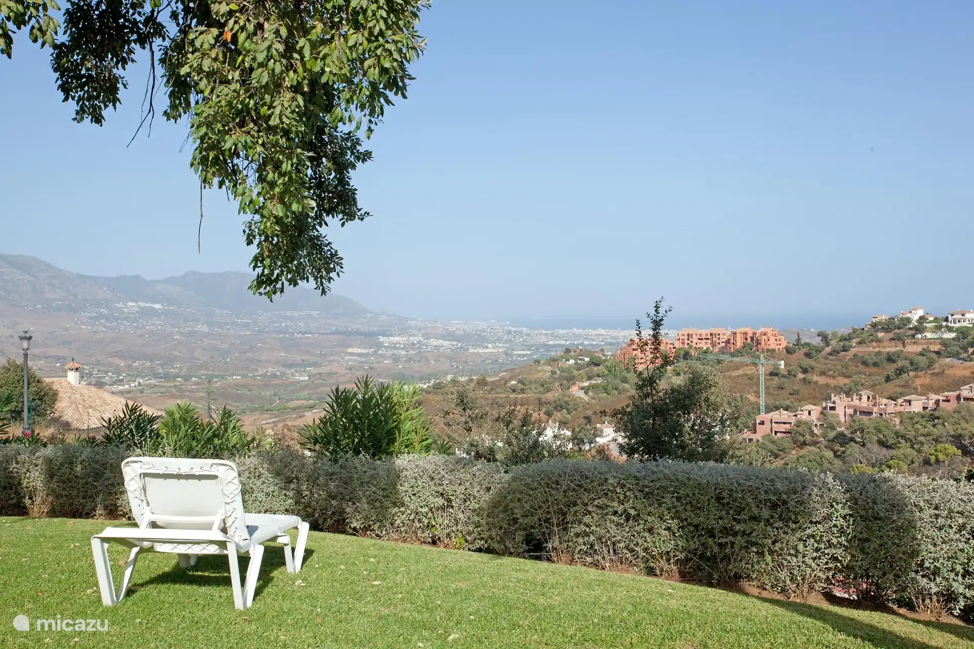 Zona piscina y vistas