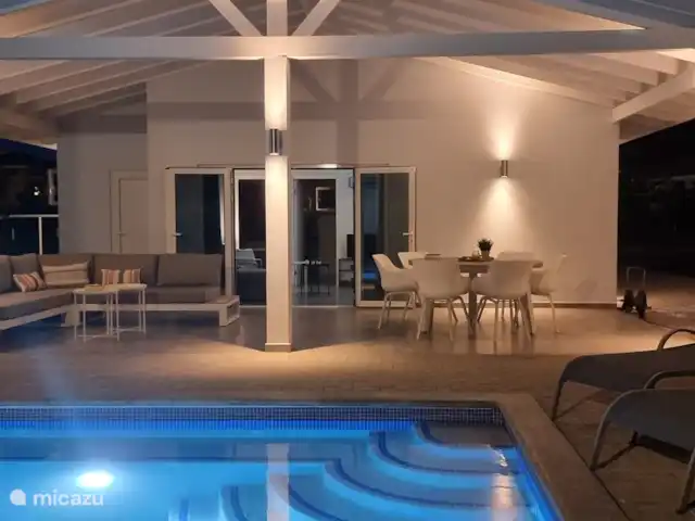 Casa de Kooijman en Curazao, Bandabou (oeste), Fontein - villa Casa di Kooijman de noche