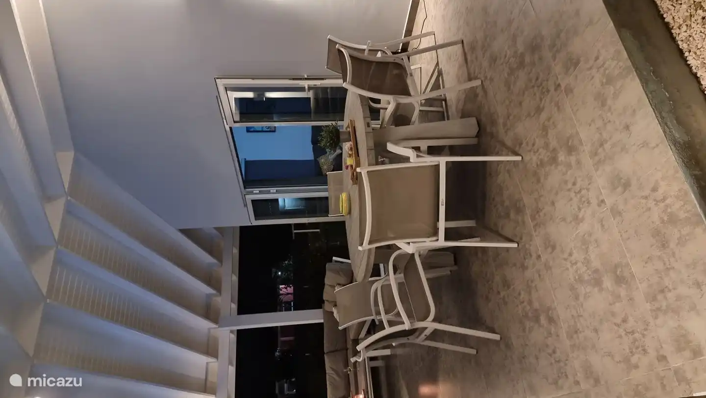 Relax stoelen aan de eettafel