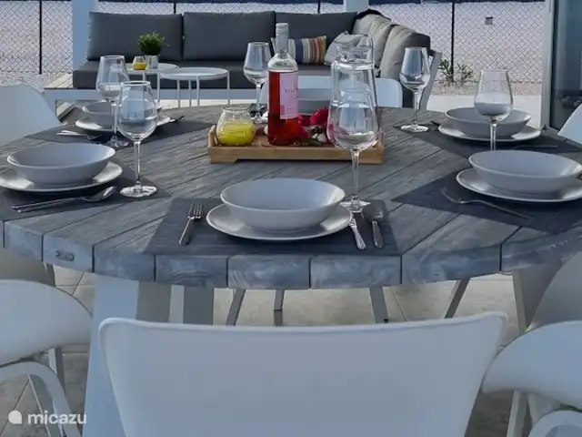 Casa de Kooijman en Curazao, Bandabou (oeste), Fontein - villa amplia mesa de comedor con 6 sillas