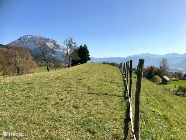 Haus Tilia Karinthië / App Dobratsch huren in Oostenrijk, Karinthië, Kerschdorf/Nötsch - appartement Hier bovenop zitten nu meerdere zitjes en loungestoelen waar je heerlijk op en rondom kunt zonnebaden, bbq'en, tennissen etc
