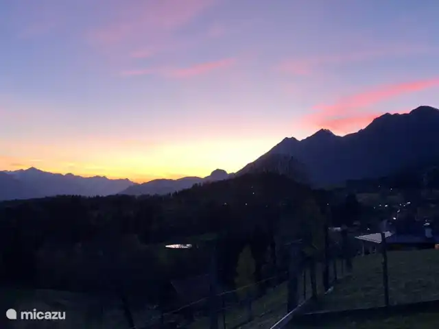 Haus Tilia Karinthië / App Dobratsch huren in Oostenrijk, Karinthië, Kerschdorf/Nötsch - appartement Vele roze/oranje zonsondergangen. Prachtig gezicht, dit verveelt nooit.... Echt genieten!
