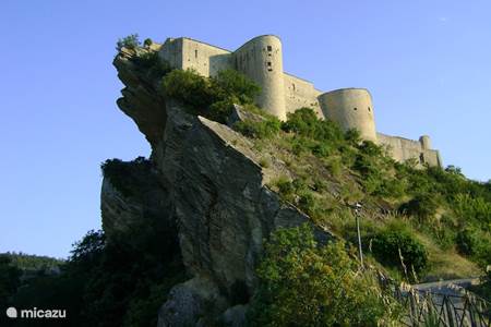 Schloss Roccascalegna, mittelalterliches Juwel der Abruzzen