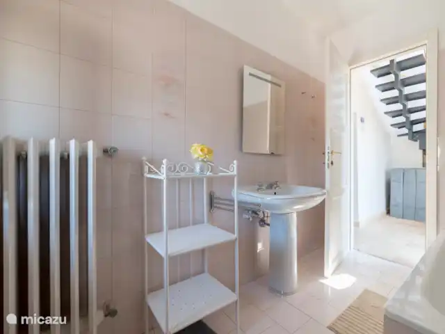 Casa Di Tonno en Italia, Abruzos, Loreto Aprutino - casa vacacional Baño 2 en planta alta