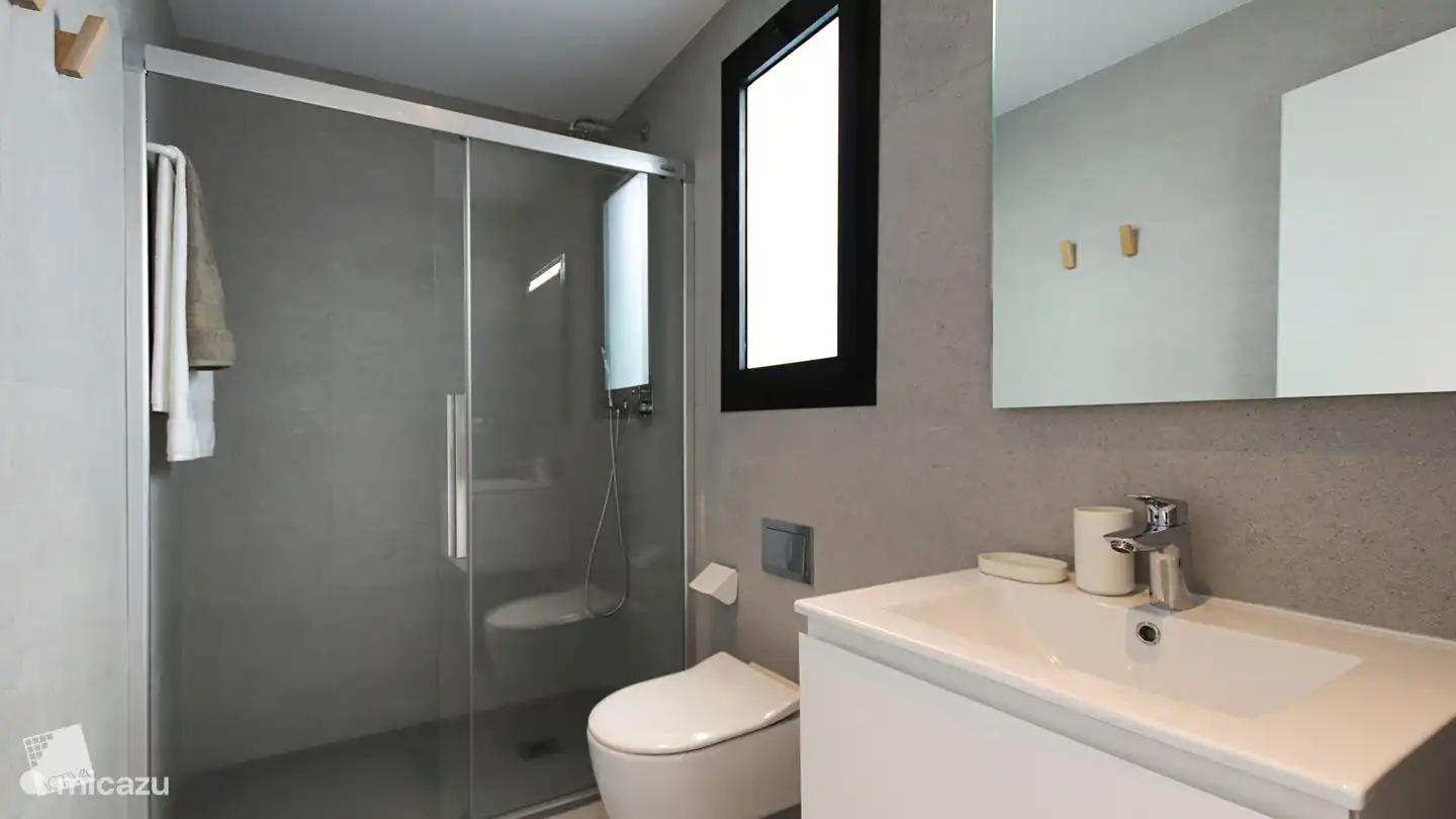 En la planta baja hay dos baños