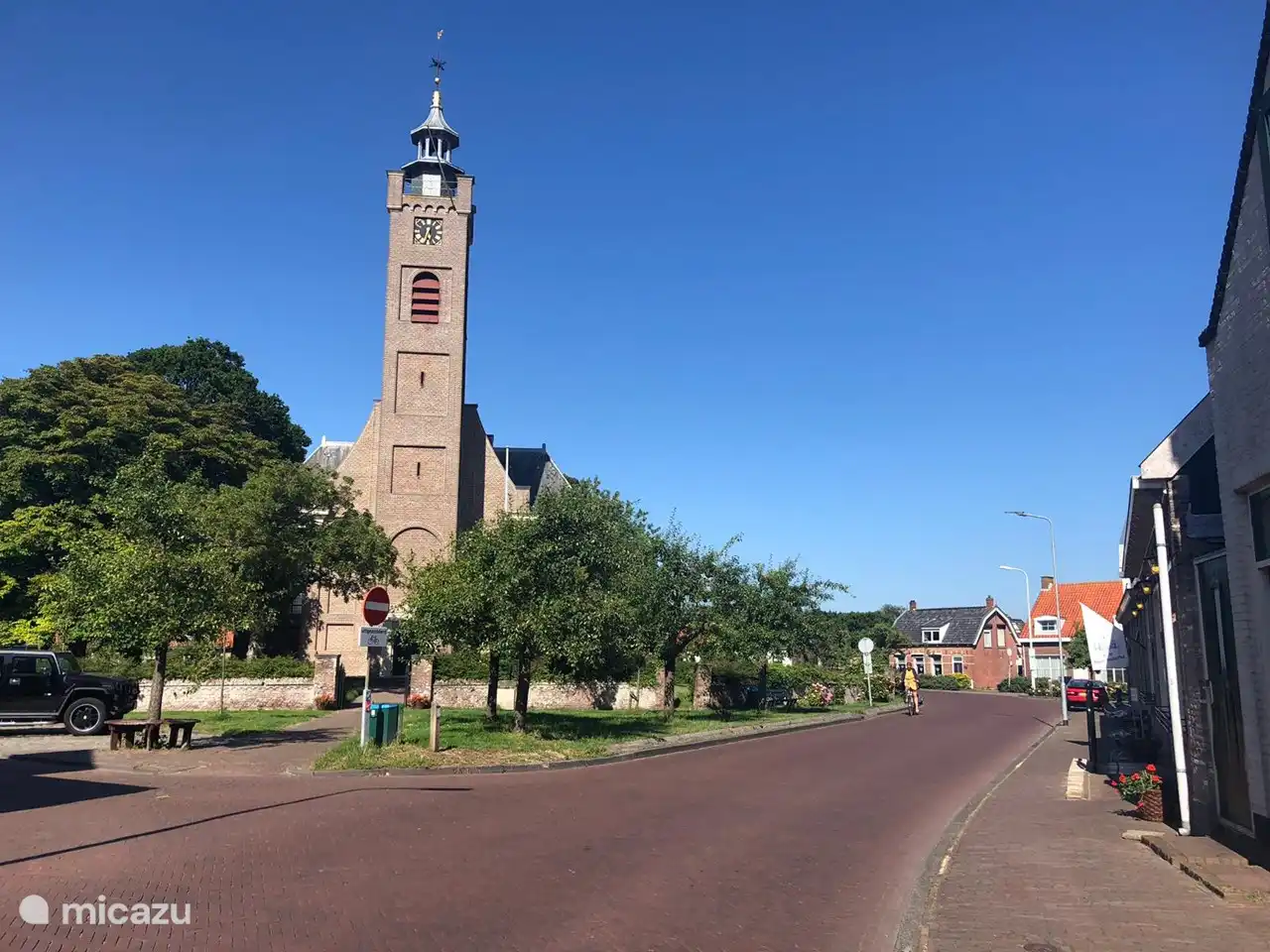 Burgh-Haamstede zu Fuß / mit dem Fahrrad erreichbar
