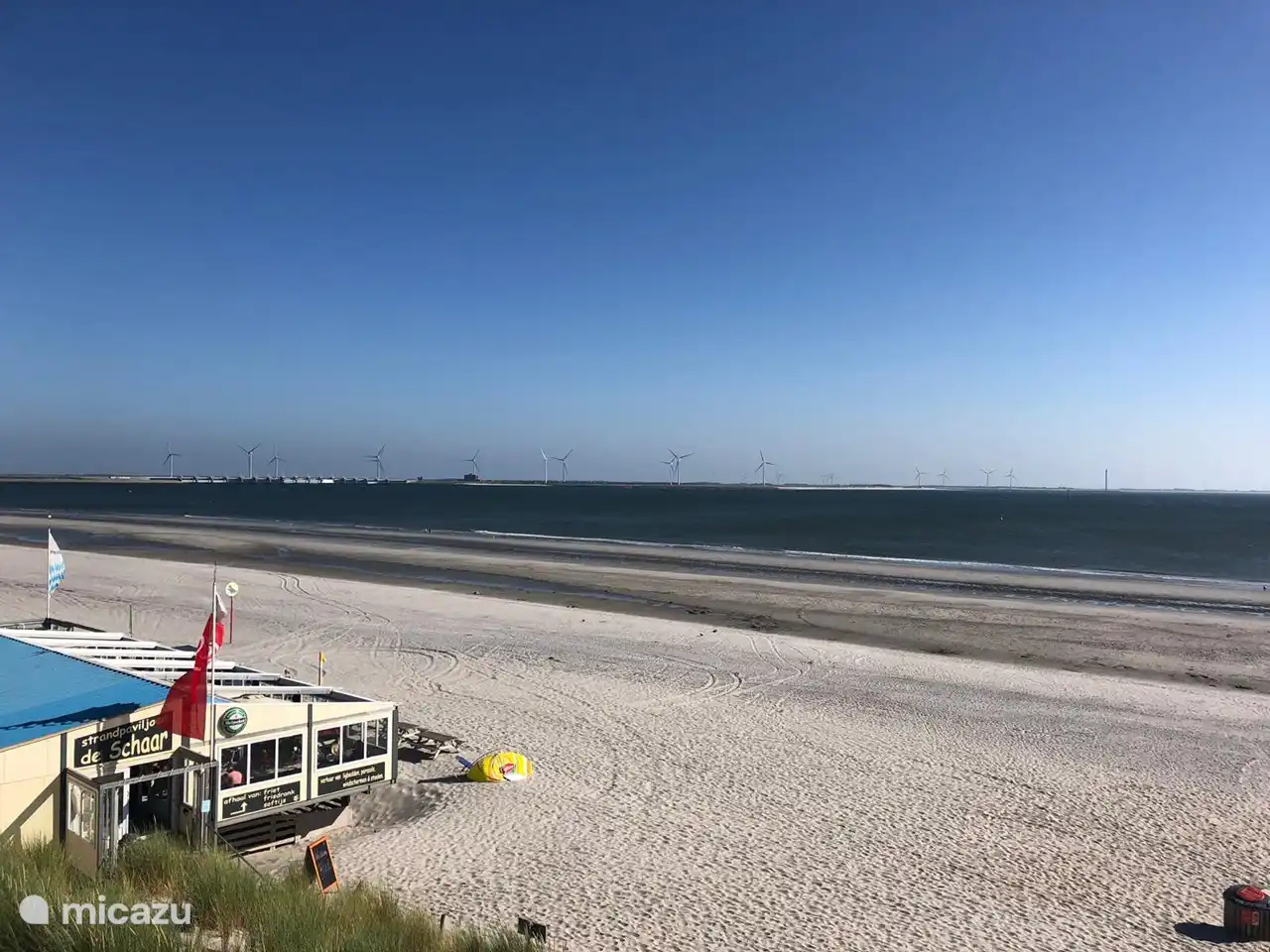 schöne Strandbars zu Fuß erreichbar