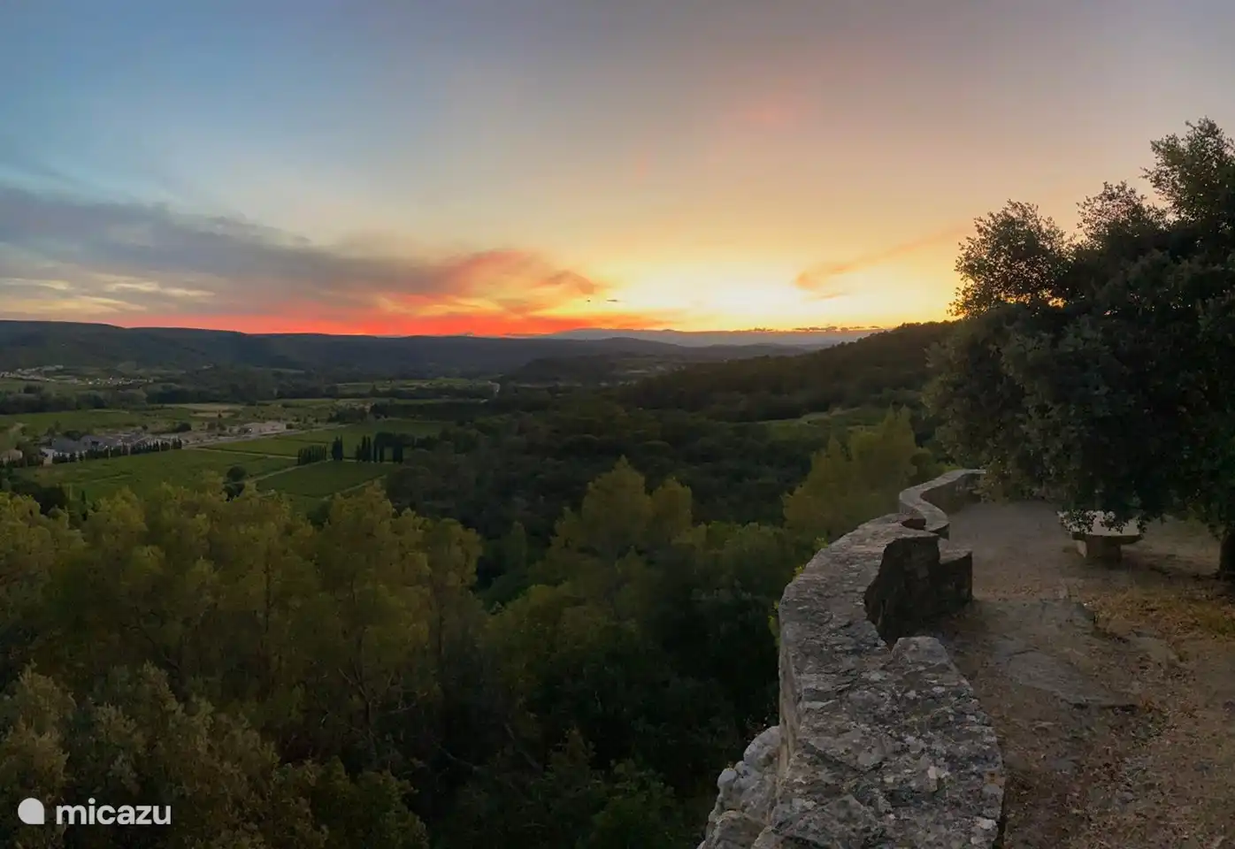 Sonnenuntergang am Ende unserer Straße