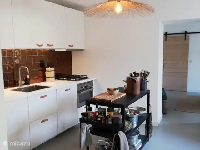 Maison Mymoodz | France, Gard, Cornillon - maison de vacances Beaucoup d'espace de travail dans la cuisine de vie confortable