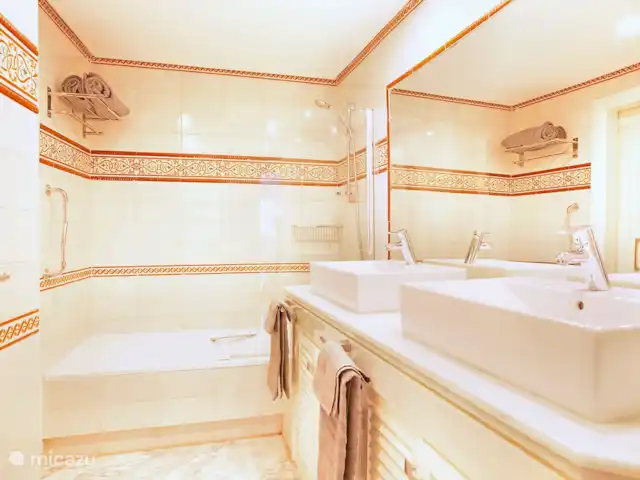 Plage de perles blanches Elviria-H1 | Espagne, Costa del Sol, Marbella - appartement Bain