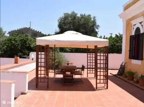 Terrasse vor dem Haus