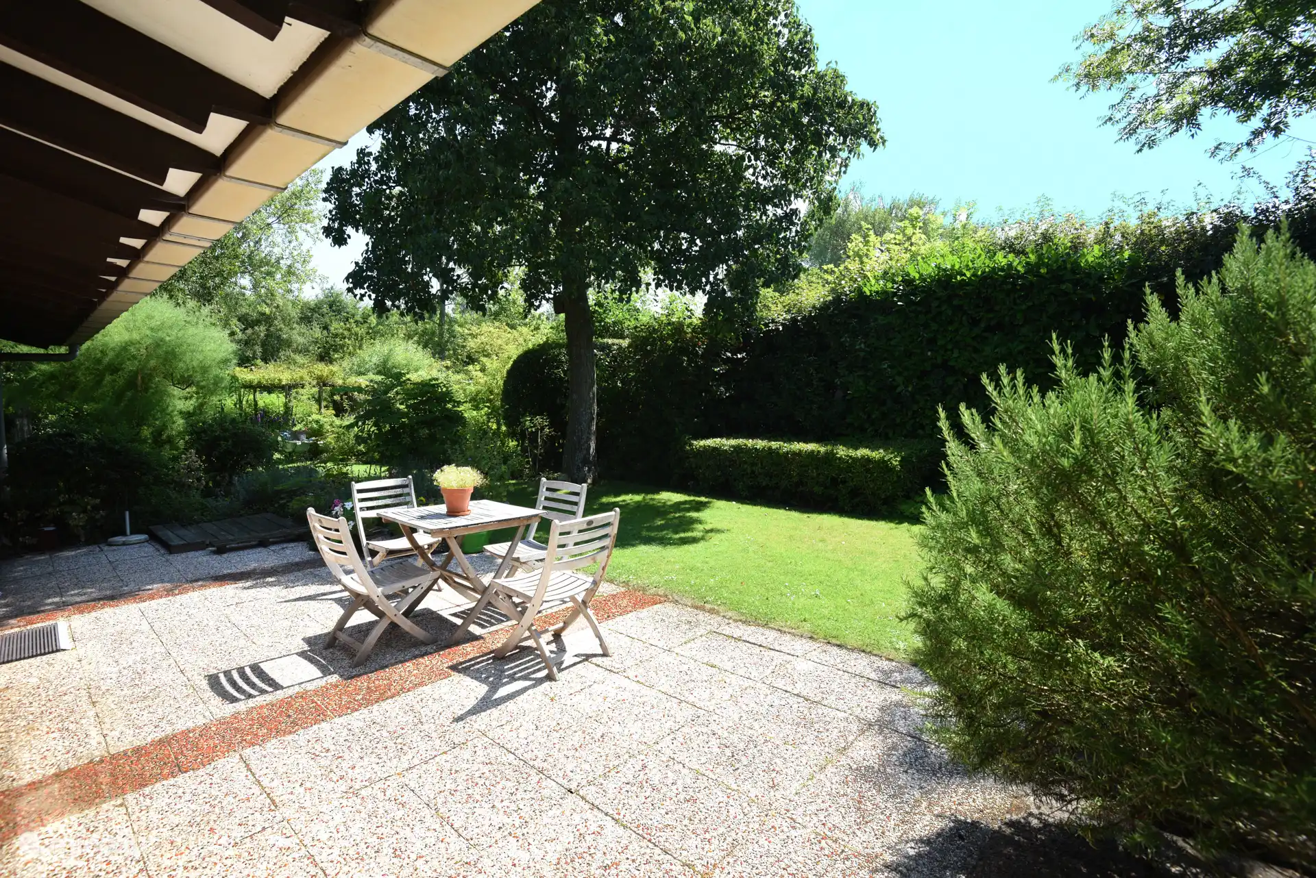 Terrasse vor dem Haus