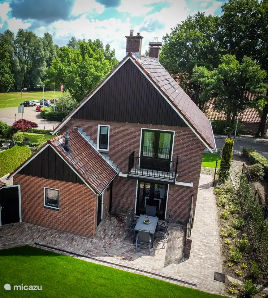 Schöner Garten und Terrasse im Südwesten