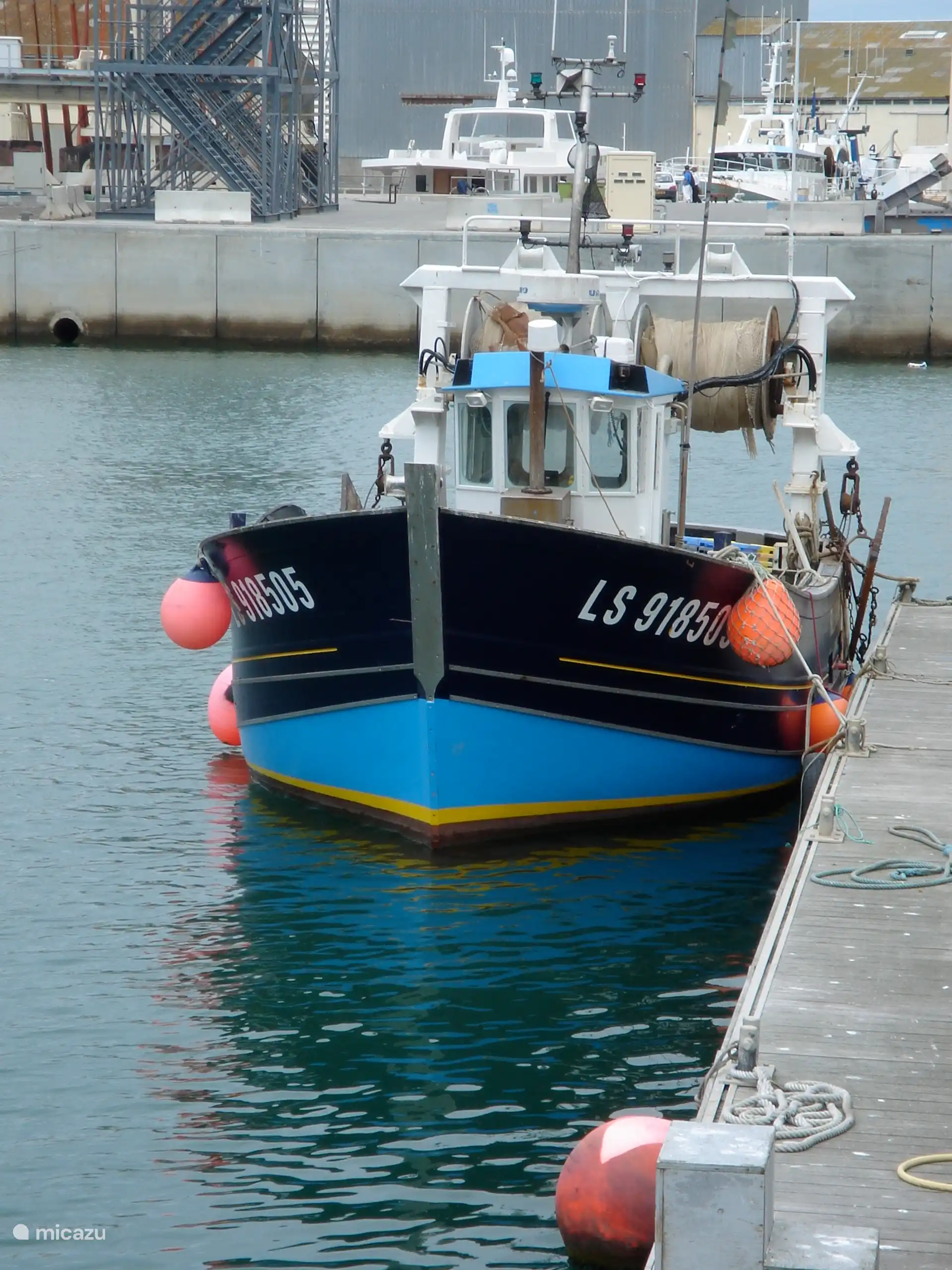 Uno de los muchos barcos pesqueros