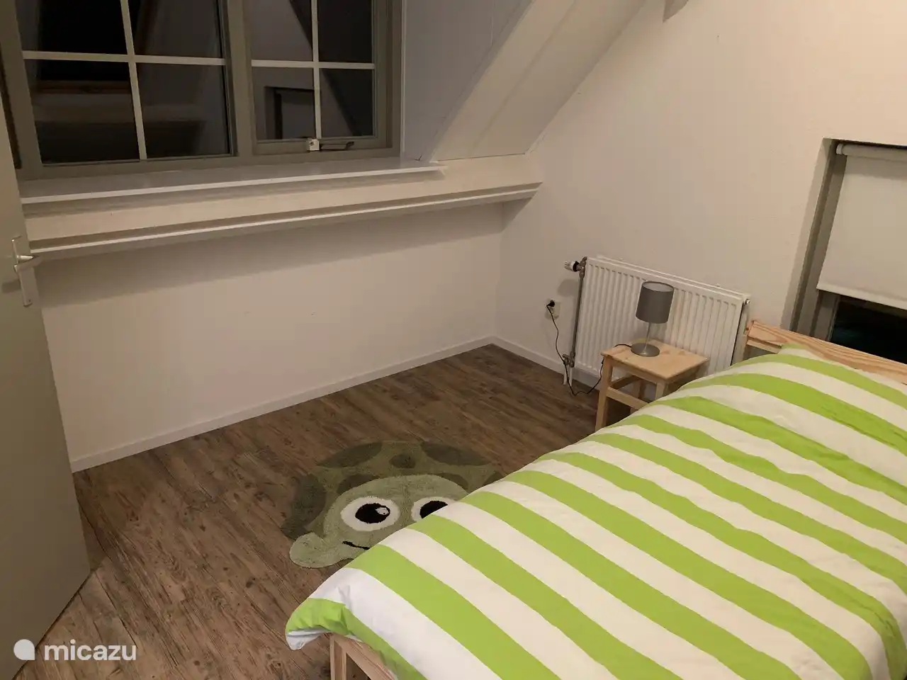 2. Schlafzimmer mit zwei Einzelbetten