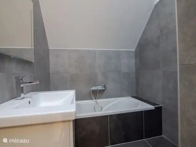 Patrimoine Middendorp | Pays-Bas, Drenthe, Ansen - maison de vacances Salle de bain au premier étage