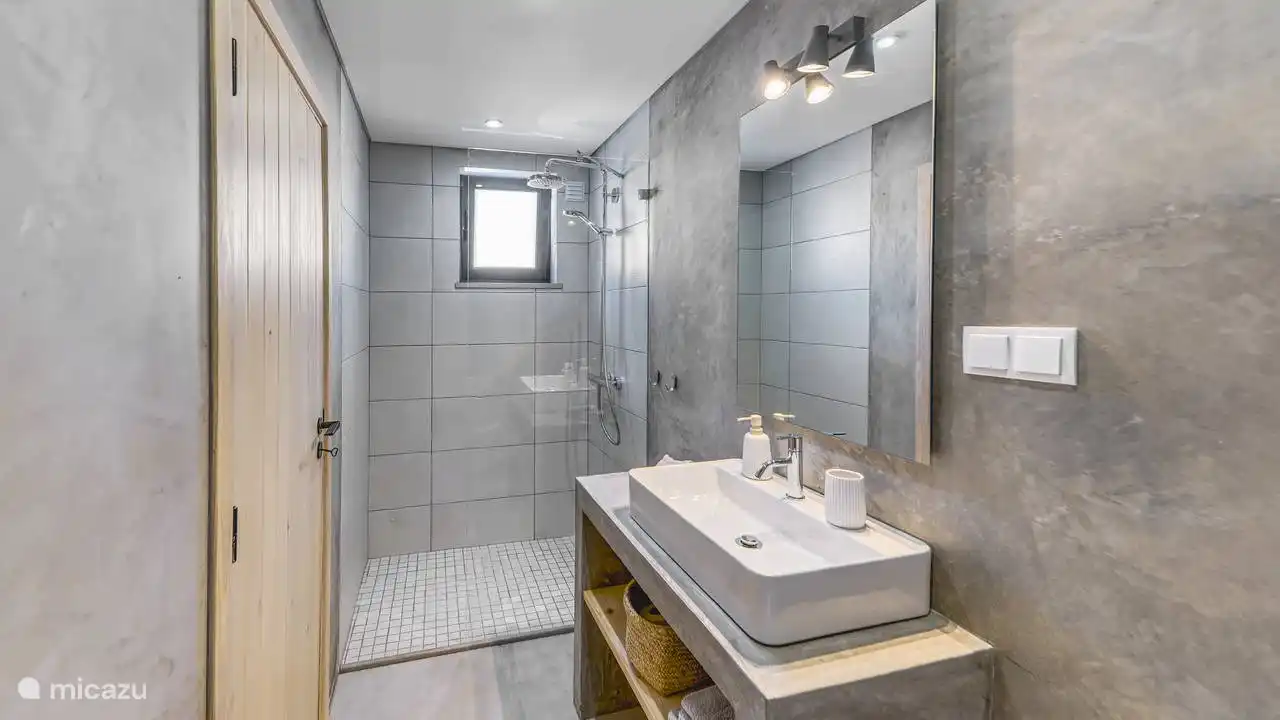 Villa Cocheira Beach Villa - Badezimmer - Waschbecken - ebenerdige Dusche